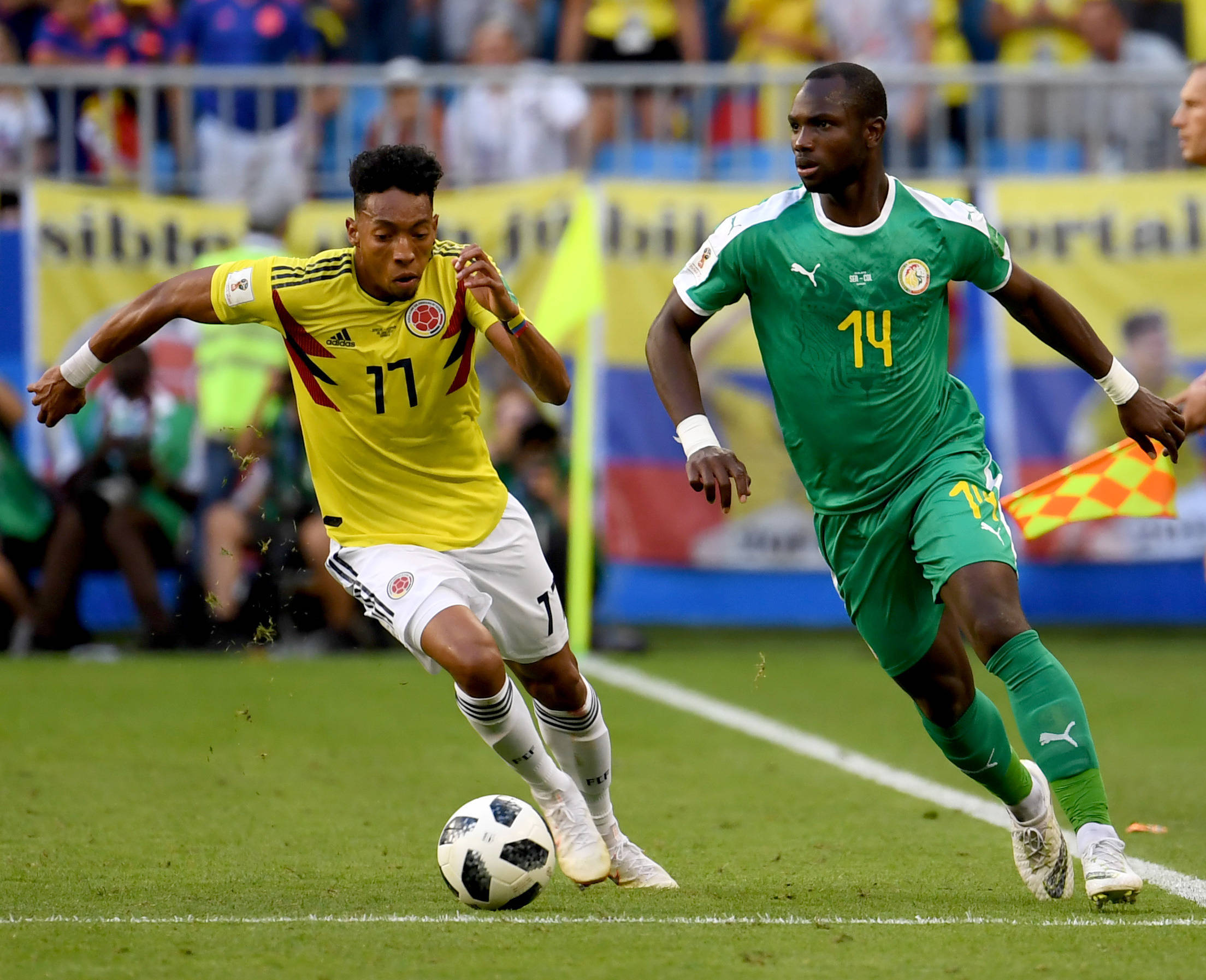 振奋人心的足球比赛即将展开,期待惊险刺激的一幕 振奋人心的足球比赛即将展开,期待惊险刺激的一幕