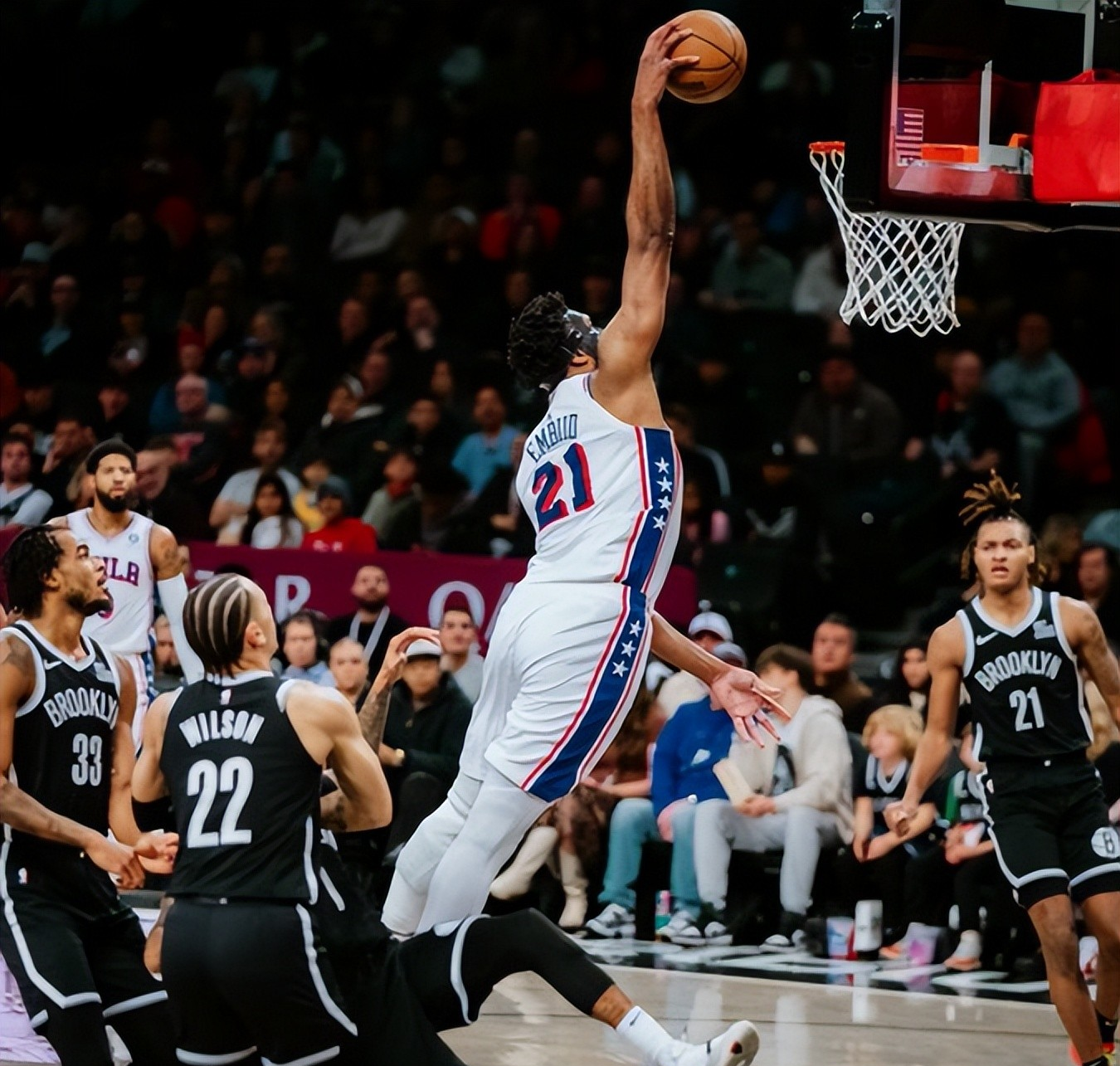 篮网后卫失误频出,需提高控球意识 篮网后卫失误频出,需提高控球意识