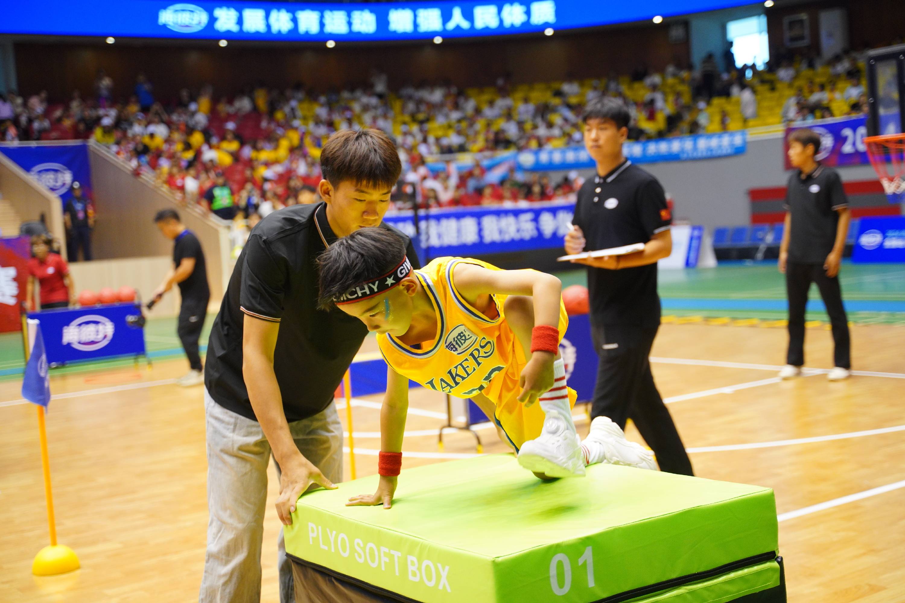 包含热门篮球赛事带来激动人心的比拼,观众热情不减的词条 包含热门篮球赛事带来激动人心的比拼,观众热情不减的词条