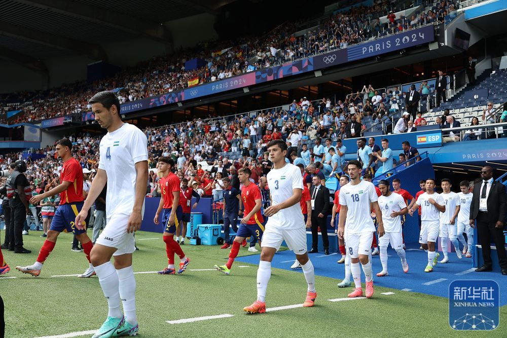 体育明星在最新比赛中表现抢眼，令人惊叹