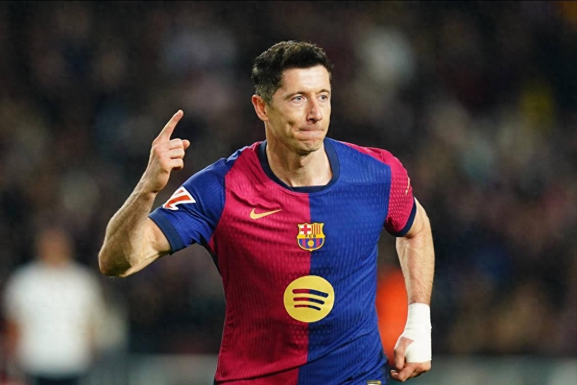 包含恩里克-马丁内斯助攻制胜，带领拉齐奥积分榜上升的词条