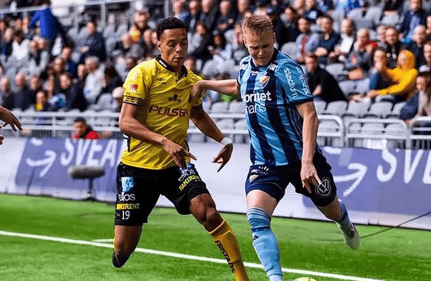 瑞典球员受伤退出比赛，大意让对手反击成功