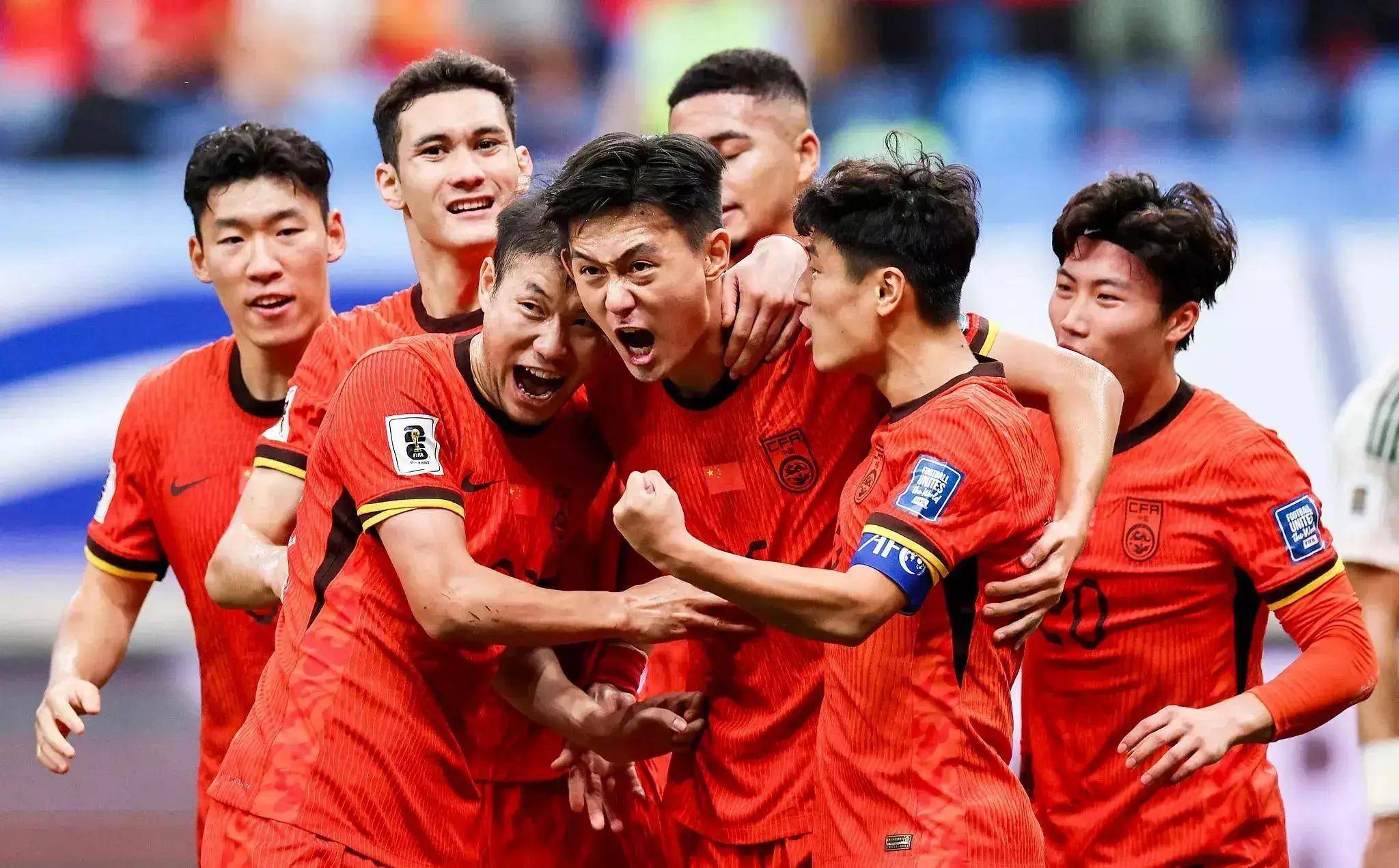 紧张气氛升温，球迷期待着本轮比赛的简单介绍