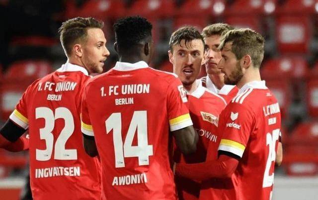 包含柏林赫塔球员遭遇犯规伤退,德甲比赛暴力事件引发关注的词条 包含柏林赫塔球员遭遇犯规伤退,德甲比赛暴力事件引发关注的词条