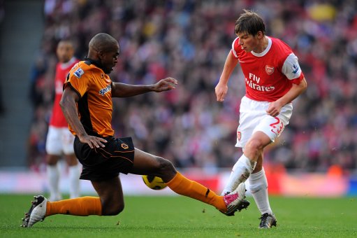 考尔夫特主场大比分取胜,引人瞩目表现 考尔夫特主场大比分取胜,引人瞩目表现