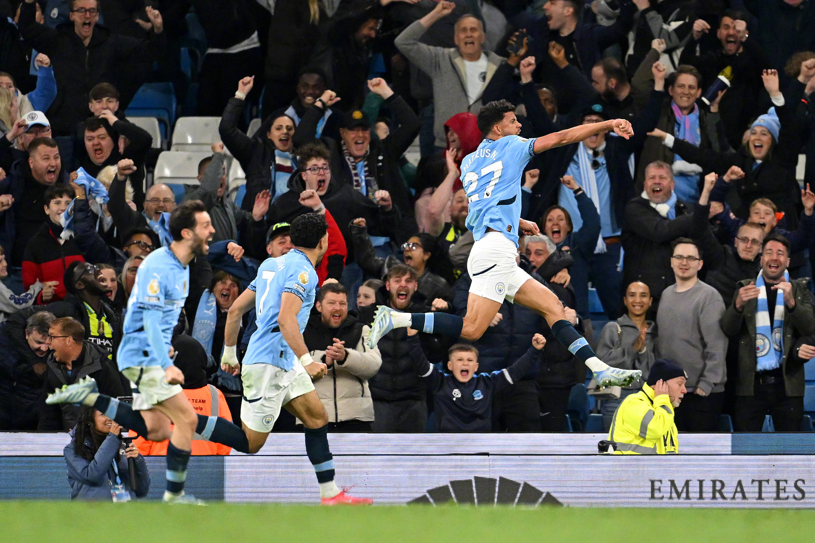 关于维拉真主场逼平热刺,争抢欧联资格的信息 关于维拉真主场逼平热刺,争抢欧联资格的信息