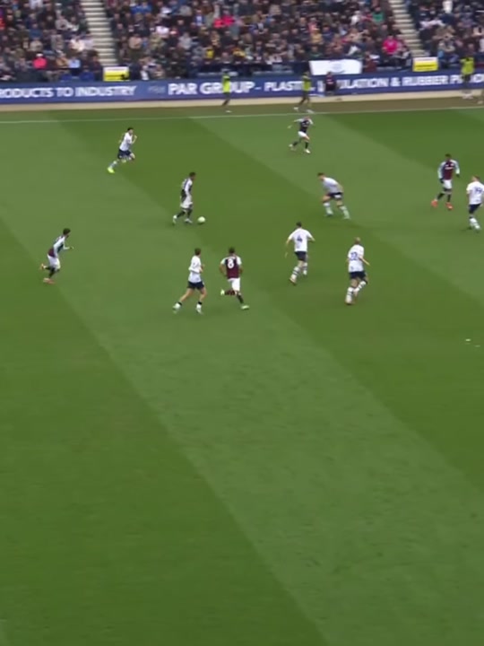 关于英格兰-击败库浦，拉什福德梅开二度，球队信心大增的信息