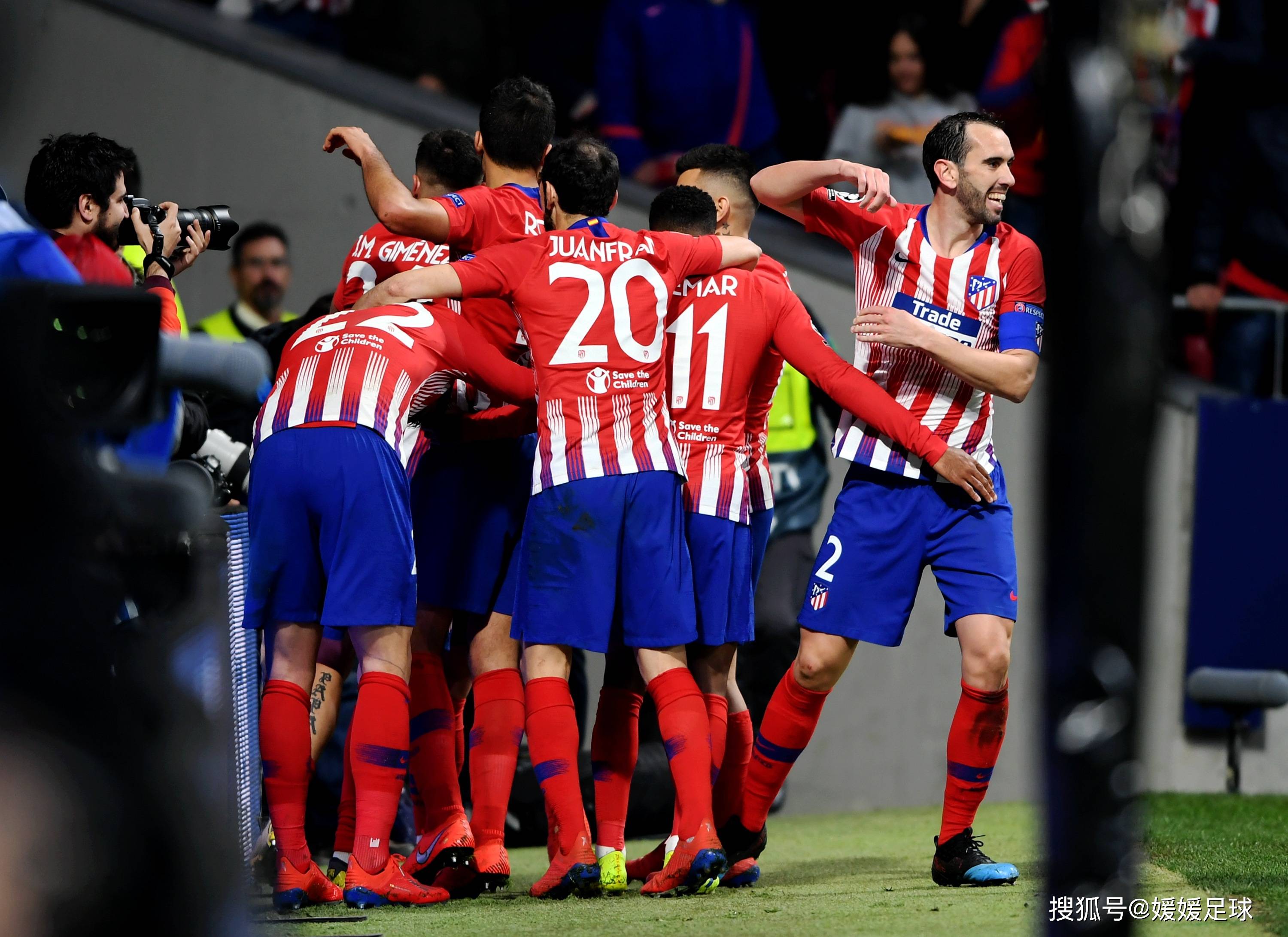 格拉纳达主场完胜皇家贝蒂斯,实现胜利 格拉纳达主场完胜皇家贝蒂斯,实现胜利