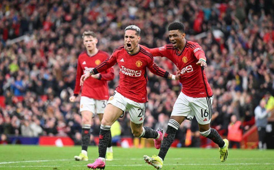 包含曼联逆转胜利带来至关重要分，保持前进的词条