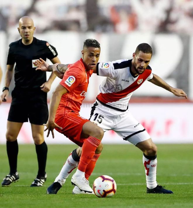 包含罗马憾平对手，积分榜领先优势缩小的词条