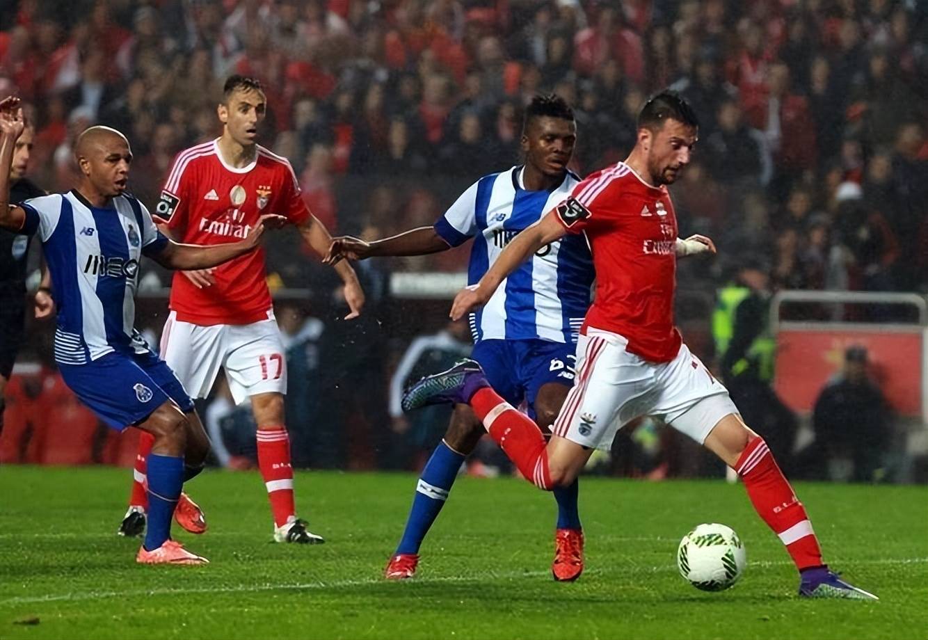 关于萨索洛主场击败博洛尼亚,夺得胜利的信息 关于萨索洛主场击败博洛尼亚,夺得胜利的信息