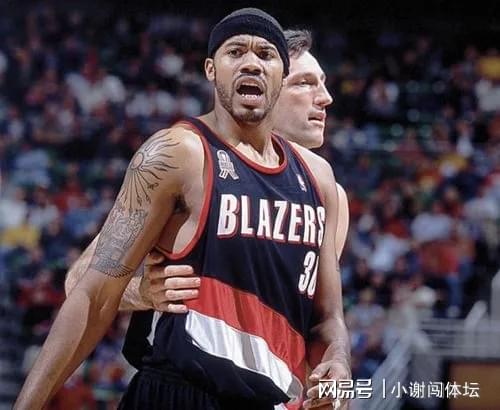 关于湖人队老板赞助社区篮球设施，激发青少年热情的信息