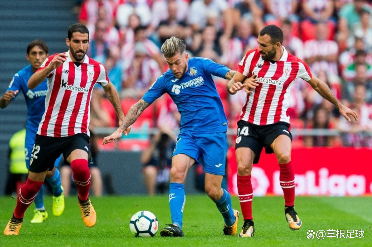 比利亚雷亚尔小将破门，帮助球队反超对手的简单介绍