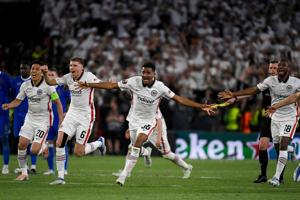 包含法兰克福主场战胜对手,表现出色实力的词条 包含法兰克福主场战胜对手,表现出色实力的词条