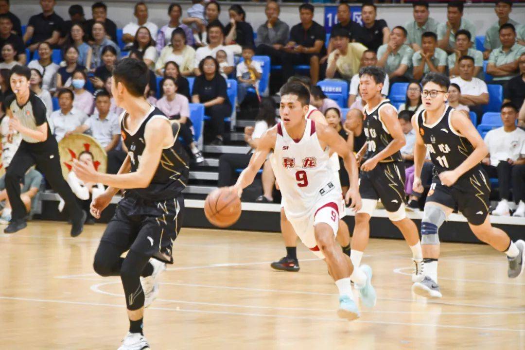 包含外援组合默契无间,篮球赛场上展现默契配合的词条 包含外援组合默契无间,篮球赛场上展现默契配合的词条