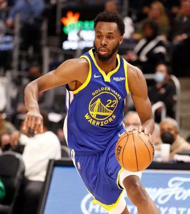 关于经典比赛回放,球迷沉浸在篮球世界中的信息 关于经典比赛回放,球迷沉浸在篮球世界中的信息