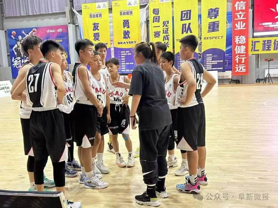 关于经典比赛回放,球迷沉浸在篮球世界中的信息 关于经典比赛回放,球迷沉浸在篮球世界中的信息