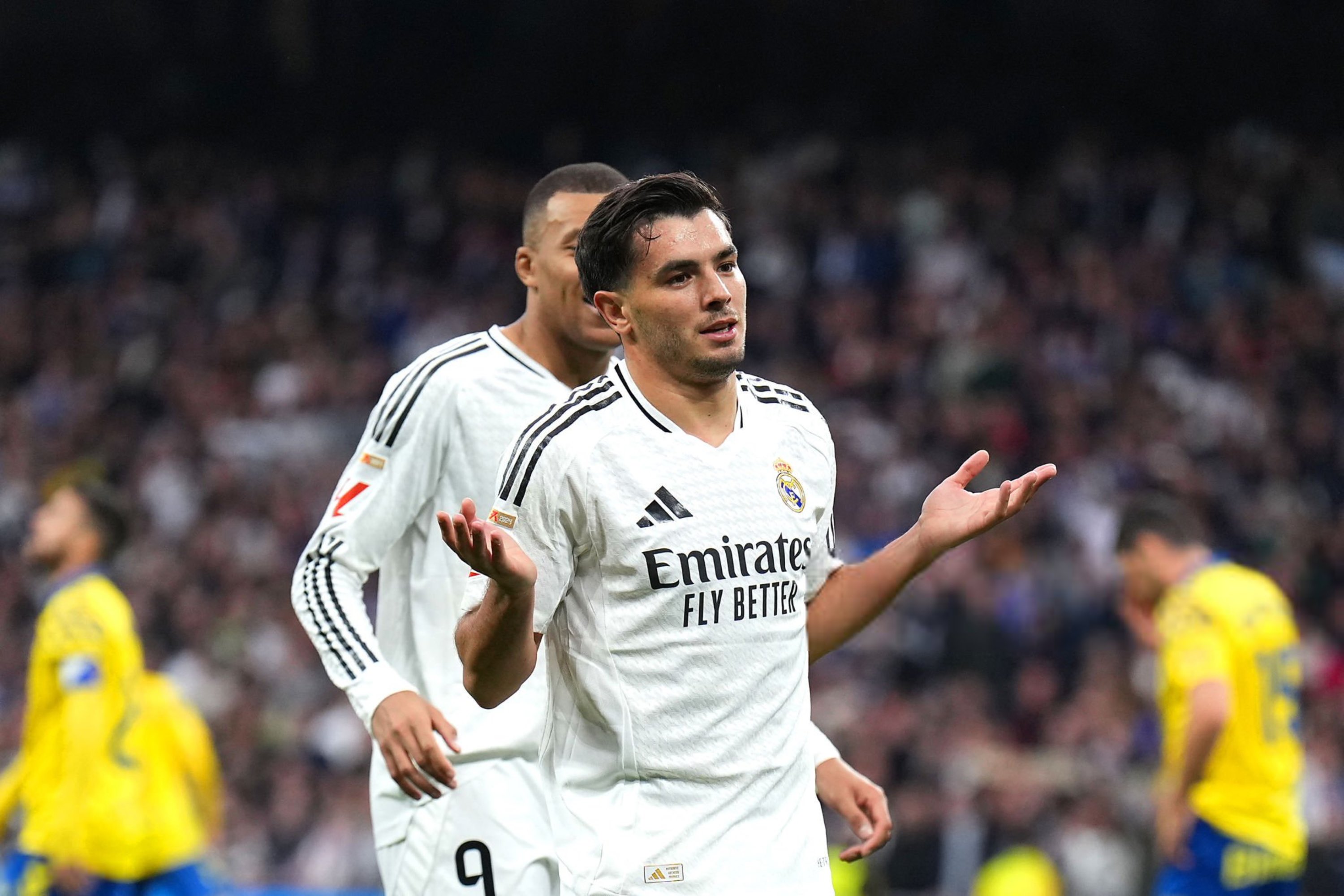 西班牙绝杀拜仁，姆巴佩补时绝平亚洲杯的简单介绍