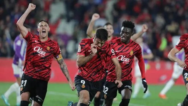 巴塞罗那以3-0击败马略卡，梅西梅开二度