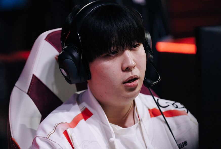 RNG力克100T，Kanavi打出惊人五杀淘汰赛2:1（北京）