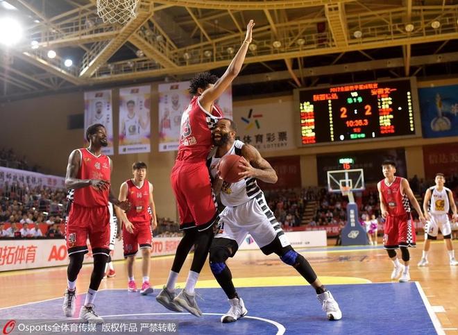 安徽队客场击败湖北,取得胜利 安徽队客场击败湖北,取得胜利