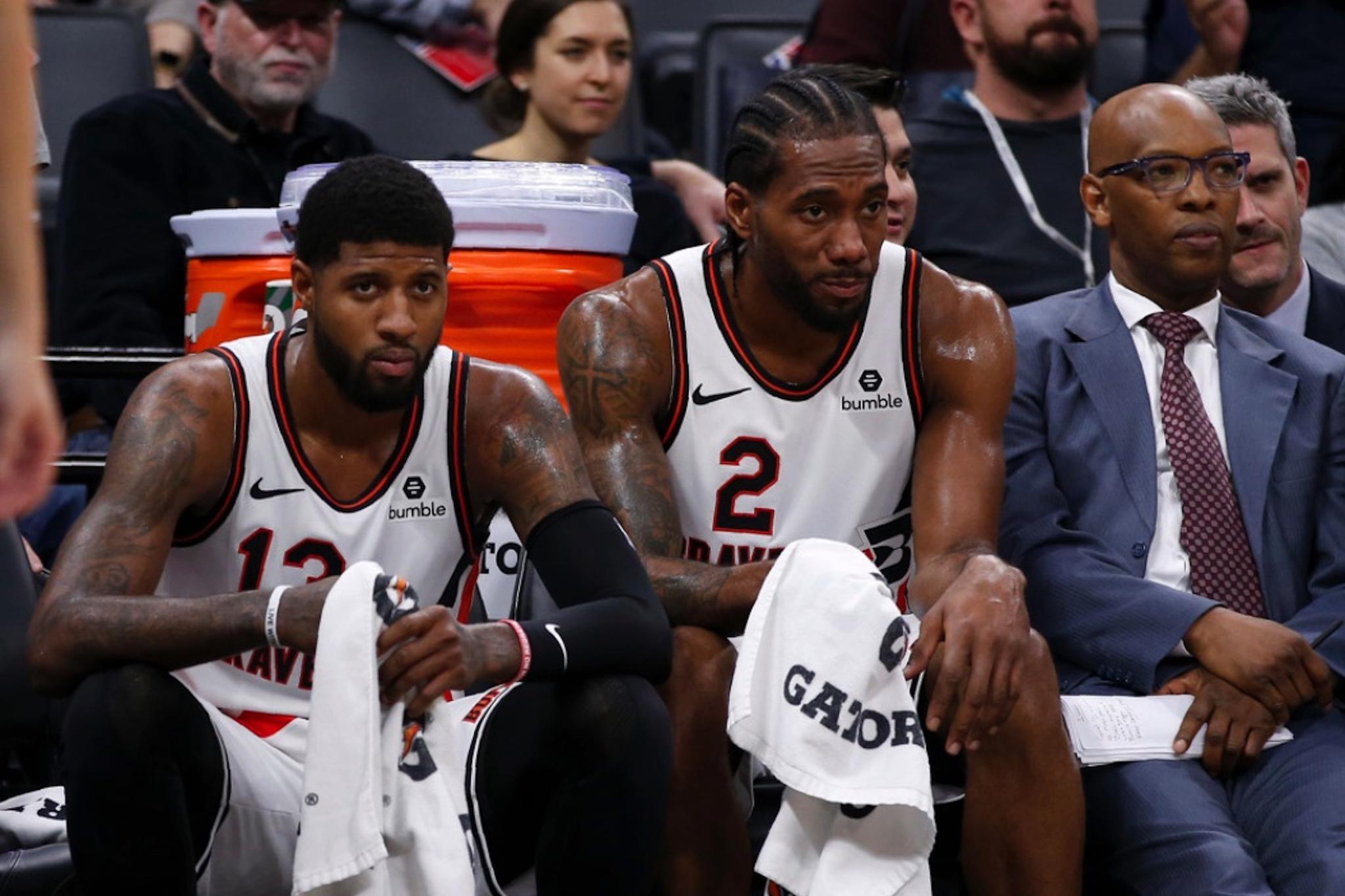 包含NBA全明星赛东西部球员轮番上阵展示技术的词条