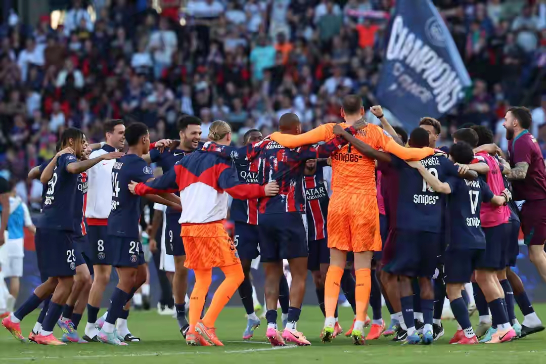 包含蒙彼利埃击败尼斯以保持领先地位的词条