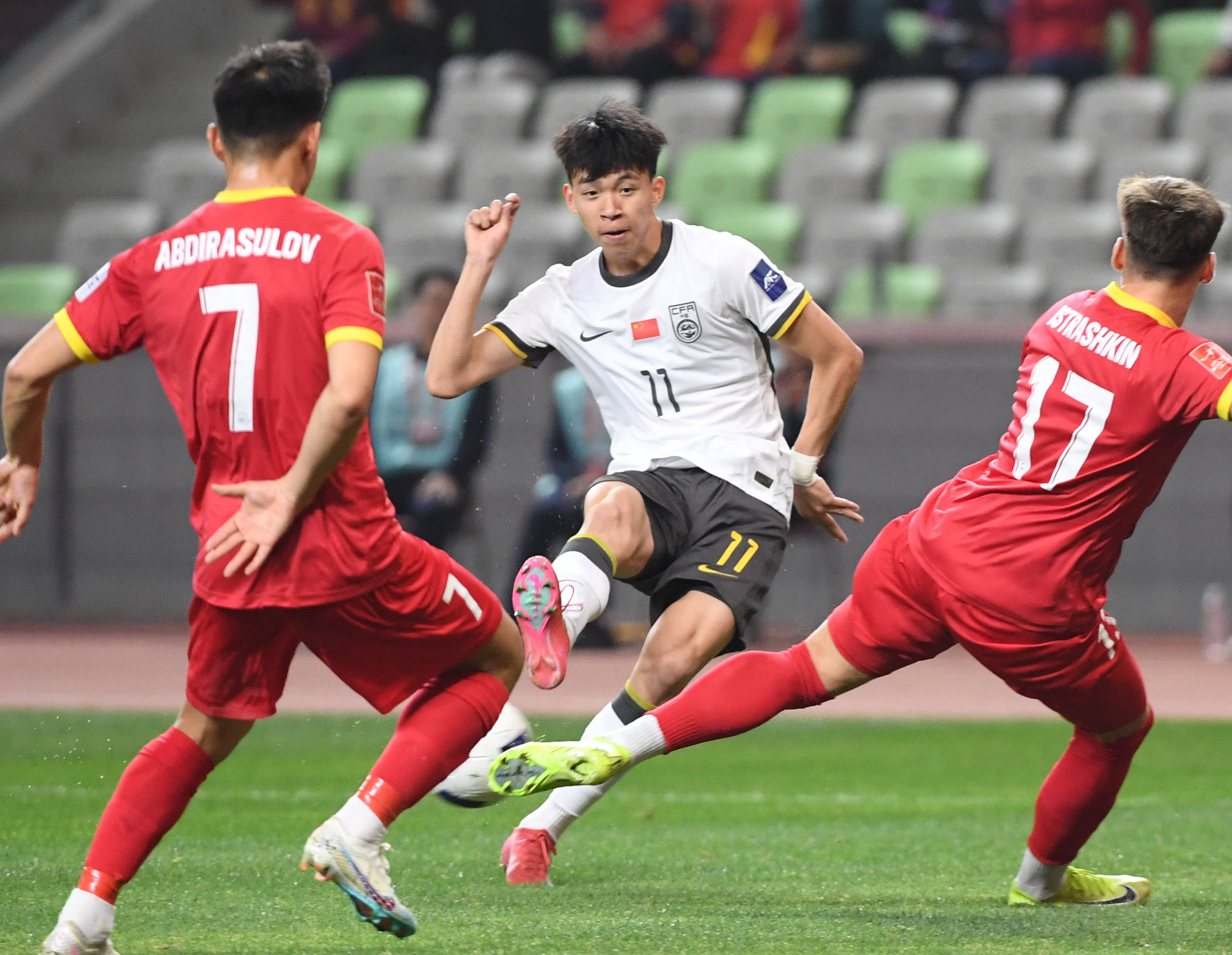 令人期待的亚洲足球巅峰对决