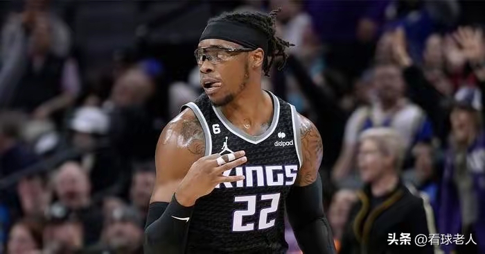 爵士惨遭凯尔特人逆转,连败两场 爵士惨遭凯尔特人逆转,连败两场