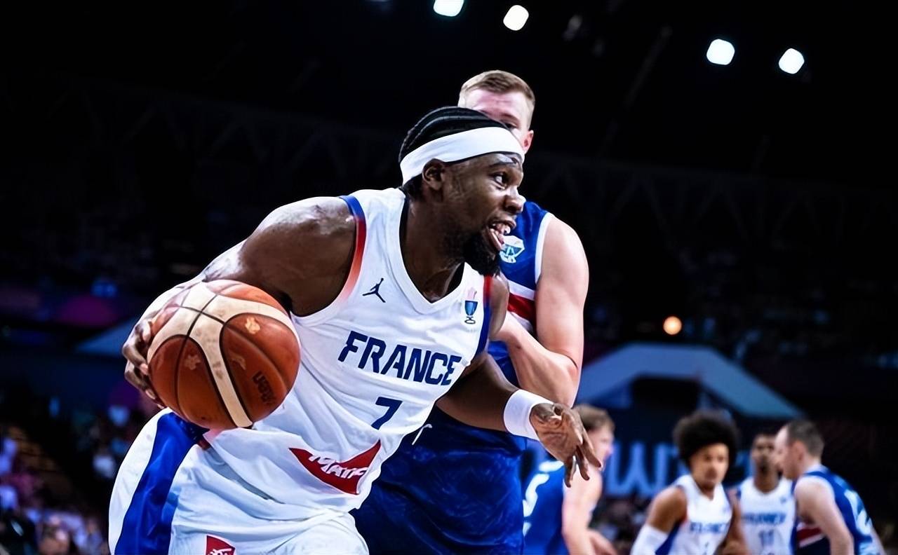 澳大利亚男篮翻盘意大利男篮,克莱三分雨点燃全场的简单介绍 澳大利亚男篮翻盘意大利男篮,克莱三分雨点燃全场的简单介绍