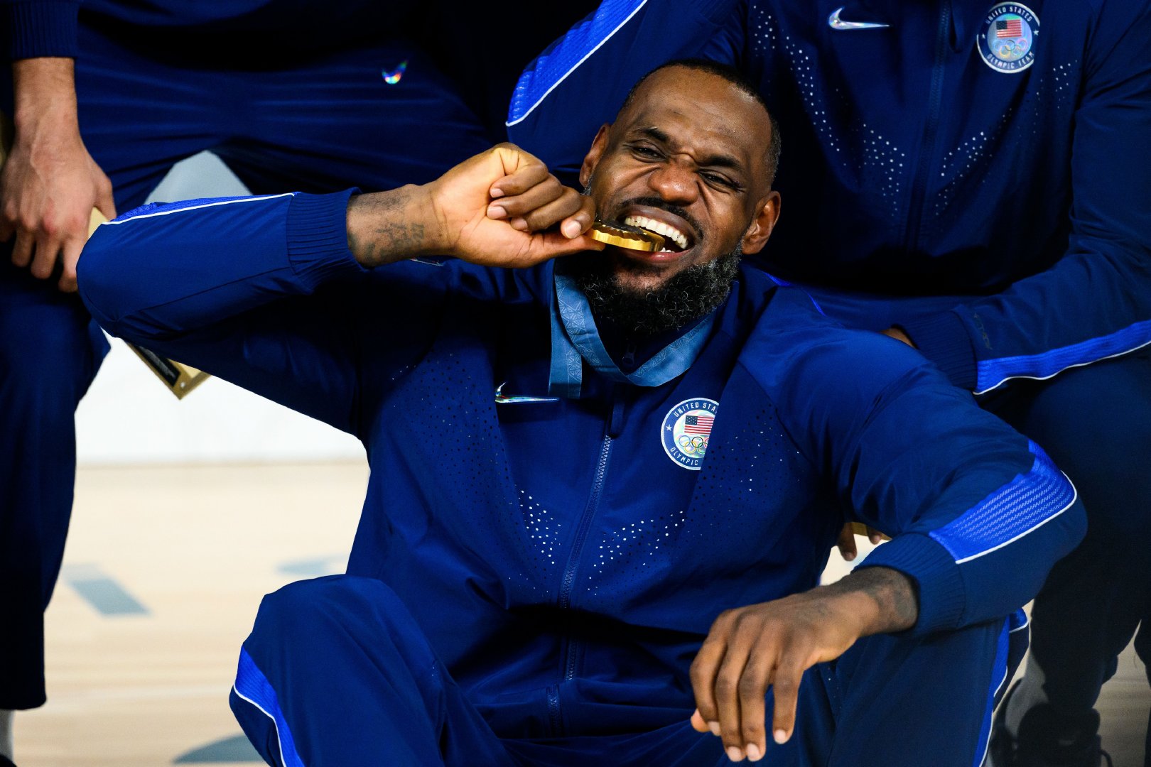 塞尔维亚男篮血洗南韩男篮，詹姆斯关键制胜的简单介绍