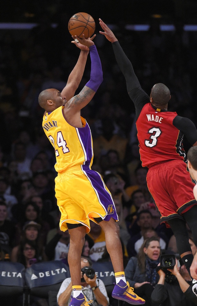 回顾NBA经典时刻：传奇再现