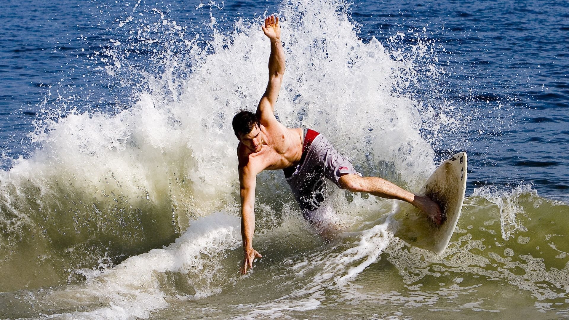 毕尔巴鄂血拼爱尔兰，绿茵场上的激战与拉什福德的杀伤艺术