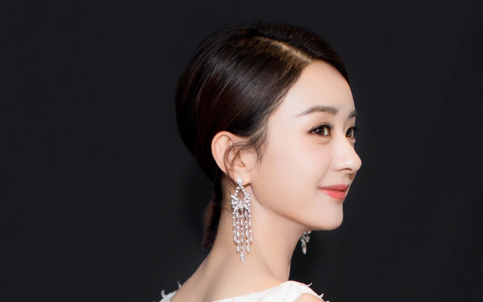 猛龙破云！浓眉末节15分统治攻防，黄蜂折翼北境之城